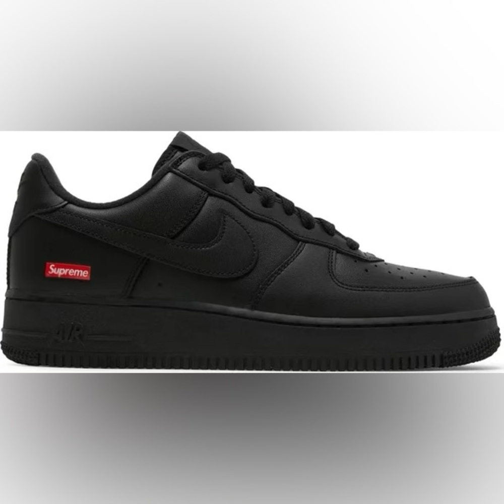 Supreme X Nike Air Force 1 Low Shoes